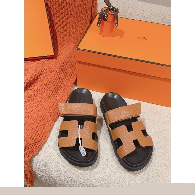 H**mes slippers